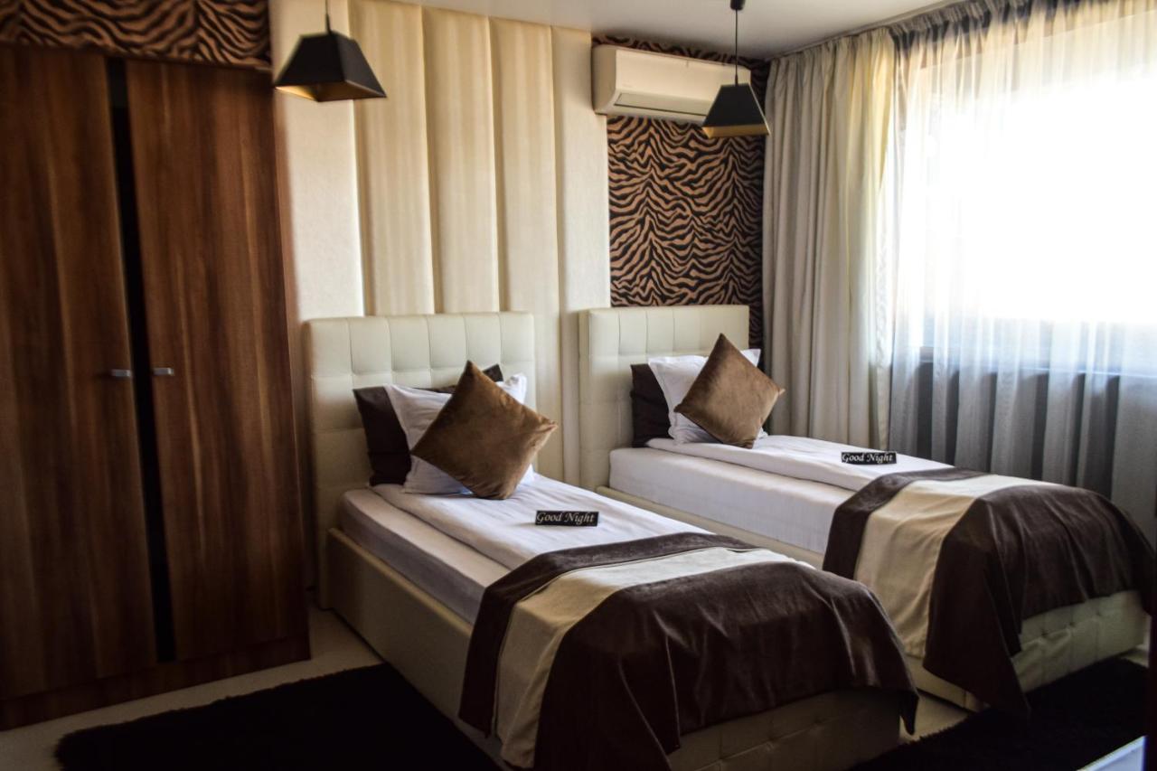 Hotel Acktion Shumen Esterno foto